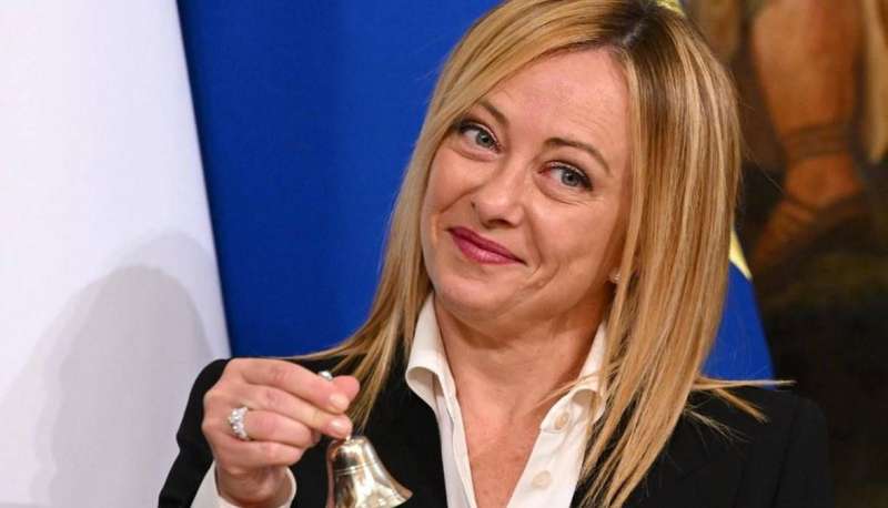 البانيا: ميلوني تدفع فاتورة مطعم تخلف سياح إيطاليون عن سدادها